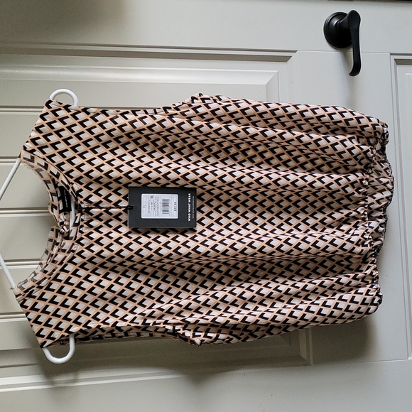 Who What Wear Tops - NWT Who What Wear Sleeveless Blouse